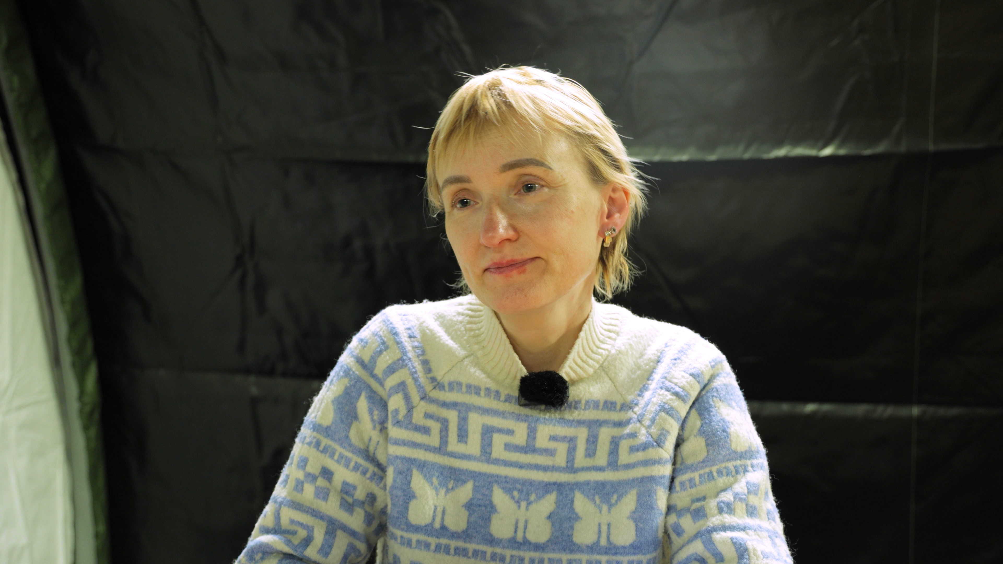 "Никто никуда не поедет". Репортаж с Троещины, где люди живут без отопления